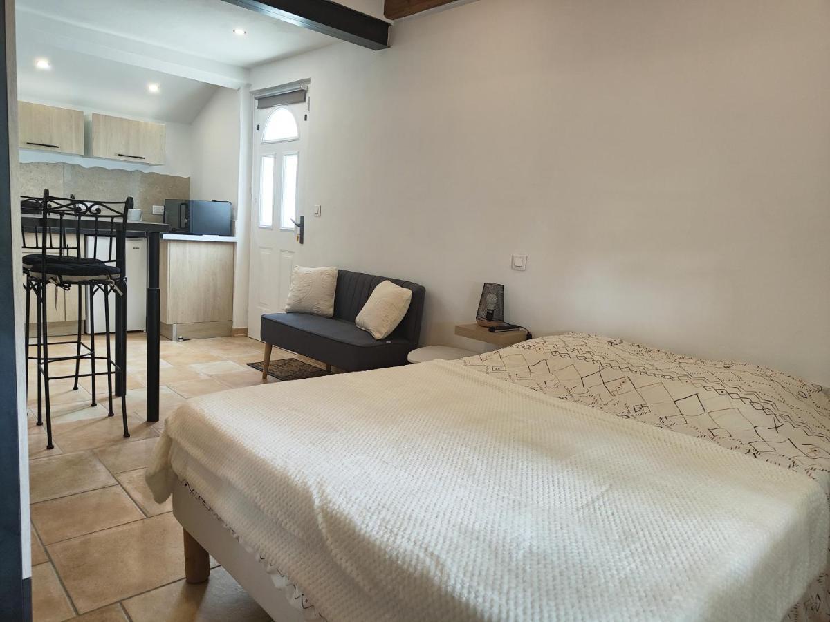 Studio Au Calme Avec Piscine Et Toutes Les Commodites Necessaires เลอ ตอร์ ภายนอก รูปภาพ